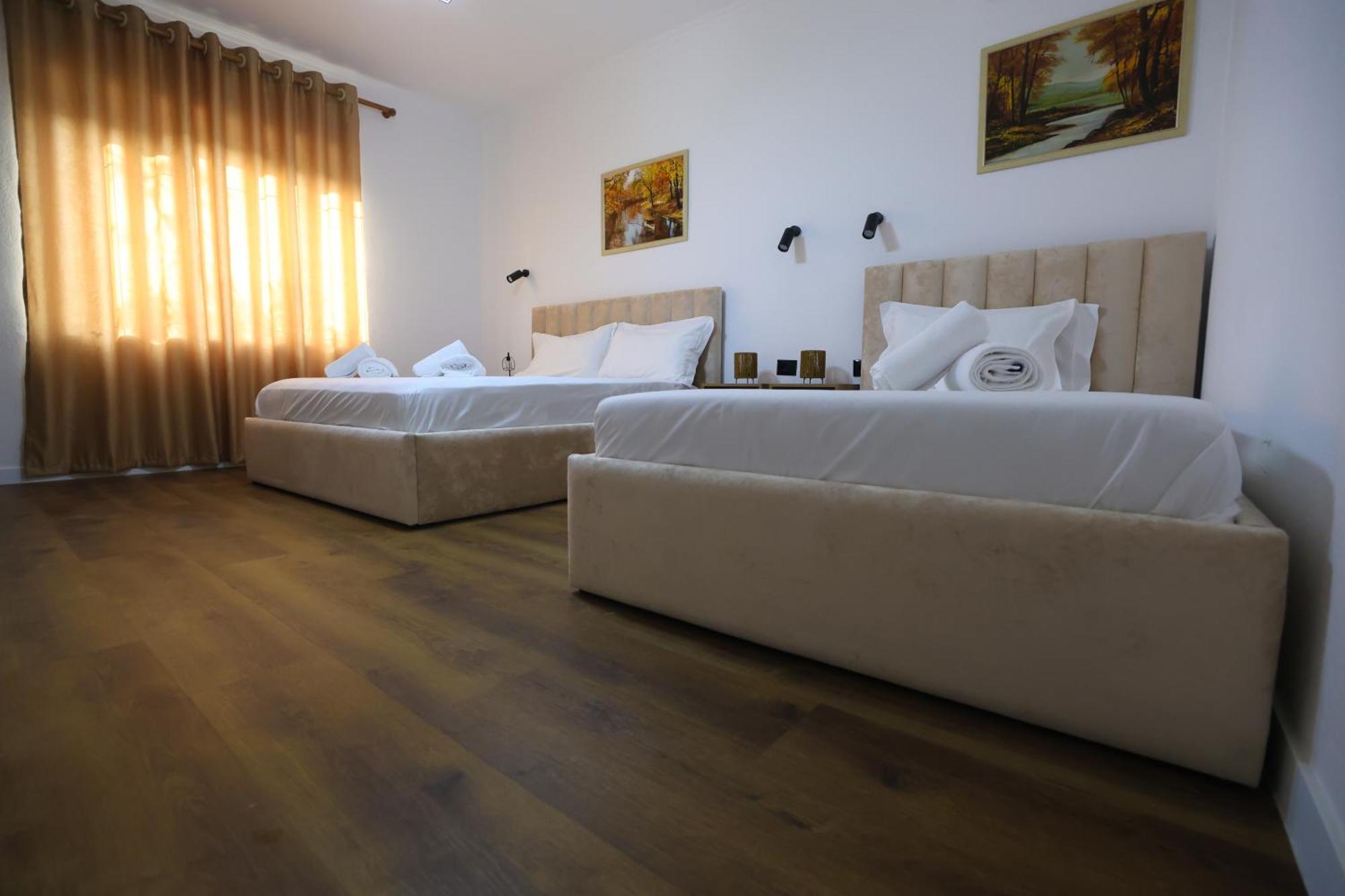 Vila Alizee Hotel Тирана Экстерьер фото