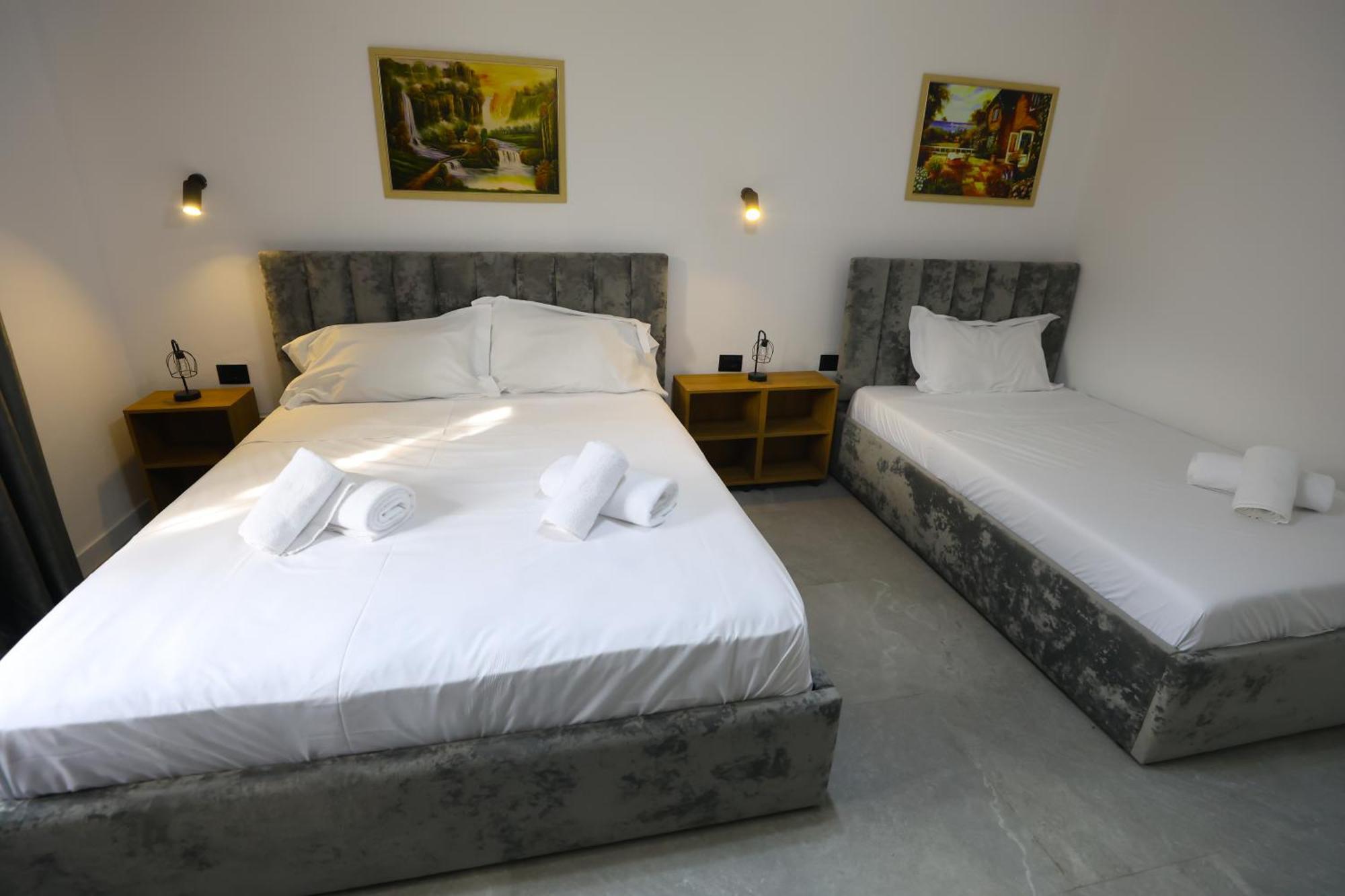 Vila Alizee Hotel Тирана Экстерьер фото