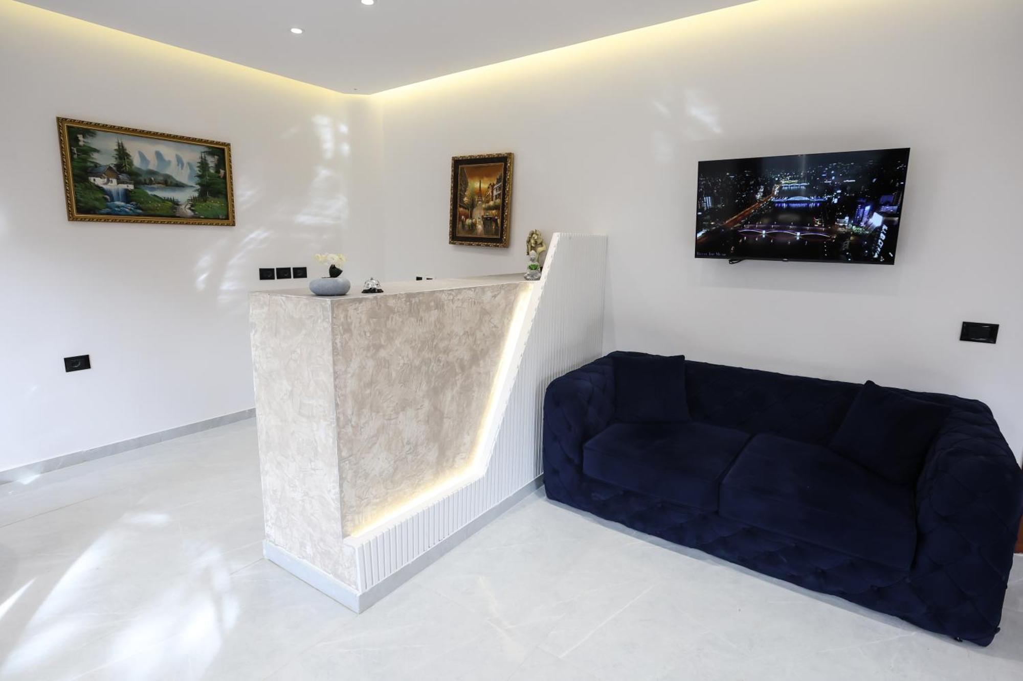 Vila Alizee Hotel Тирана Экстерьер фото